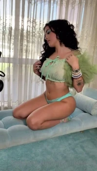 Malu-Trevejo-BTS-Sexy-Lingerie-OnlyFans-Video-Leaked-2