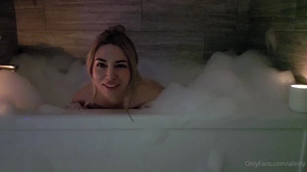 Alinity-Nude-Bath-OnlyFans-Leaked-Video-6