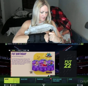 Fangs-Strip-FIFA-Boobs-Onlyfans-Video-Leaked-7