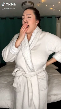 Tati-Evans-Onlyfans-Nude-TikTok-Jump-Challenge-Video-Leaked-11