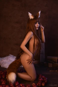 Kalinka-Fox-Spice-and-Wolf-Holo-Cosplay-Patreon-Video-Leaked-5