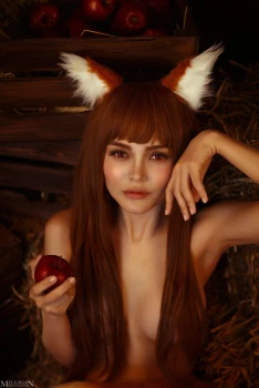Kalinka-Fox-Spice-and-Wolf-Holo-Cosplay-Patreon-Video-Leaked-8