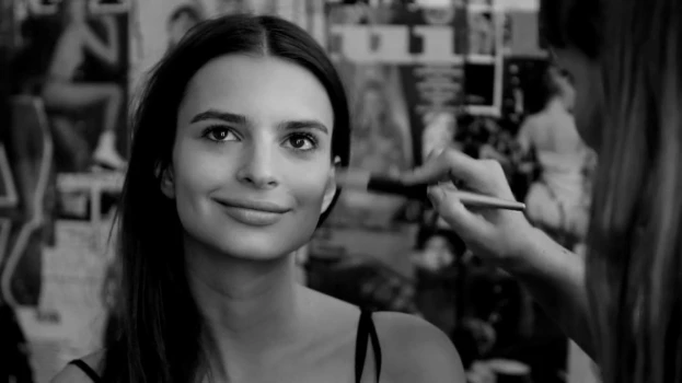 Emily-Ratajkowski-Nude-Treats-Photoshoot-Video-Leaked-7