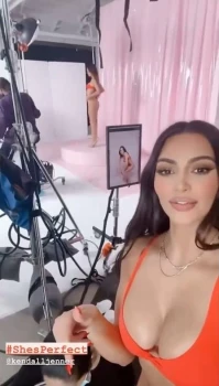 Kendall-Jenner-G-String-Red-Lingerie-Video-Leaked-8