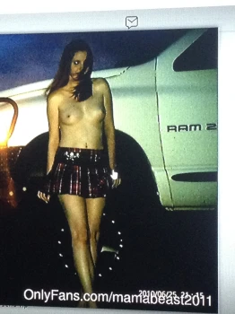 mamabeast2011-nude-photos-10(1)