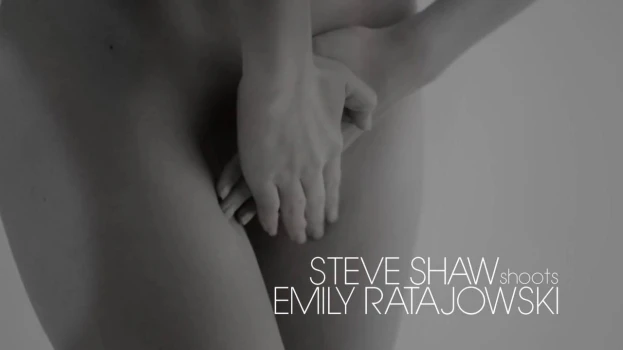 Emily-Ratajkowski-Nude-BTS-Treats-Leaked-Video-13(1)