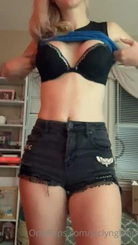 Jaclyn-Glenn-Onlyfans-Lingerie-Strip-Tease-Video-Leaked-8