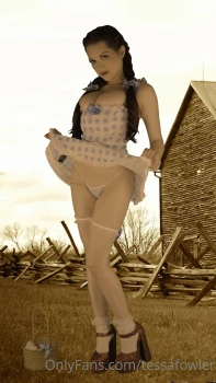 Tessa-Fowler-Oily-Dorothy-Cosplay-Onlyfans-Video-Leaked-5