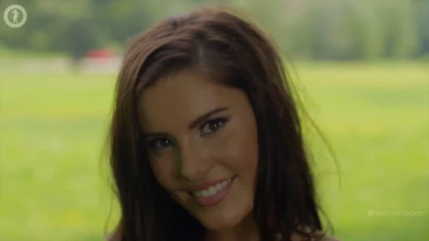 Erin-Olash-Patreon-Bikini-Photoshoot-Leaked-Video-23