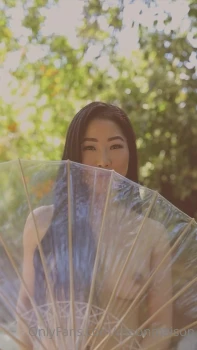 Moon-Maison-Nude-Under-the-Umbrella-OnlyFans-Video-Leaked-6