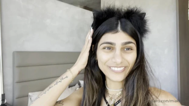 Mia-Khalifa-Sexy-Bikini-Outtakes-Video-Leaked-5