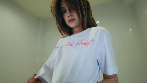 Tessa-Fowler-Nude-Bathtub-Onlyfans-Video-Leaked-2