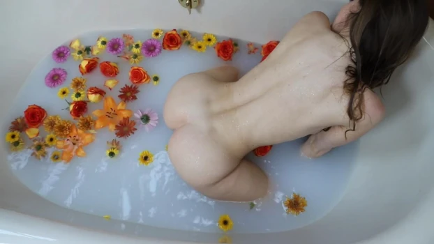 Abby-Opel-Nude-Bathtub-Twerk-Onlyfans-Video-Leaked-4