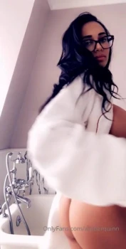 Amber-Quinn-Nude-Robe-Strip-Tease-Onlyfans-Video-Leaked-3