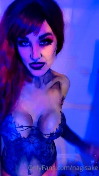Nagisake-Poison-Ivy-Cosplay-Nude-Onlyfans-Video-Leaked-3