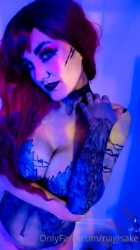 Nagisake-Poison-Ivy-Cosplay-Nude-Onlyfans-Video-Leaked-6