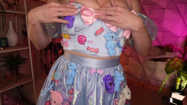 Kat-Wonders-Weekly-155-Video-8