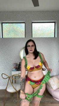 Meg-Turney-Cheeseburger-Lingerie-Haul-Onlyfans-Video-Leaked-10