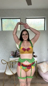 Meg-Turney-Cheeseburger-Lingerie-Haul-Onlyfans-Video-Leaked-3