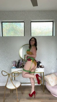 Meg-Turney-Cheeseburger-Lingerie-Haul-Onlyfans-Video-Leaked-9