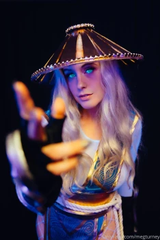 Meg-Turney-as-Lord-Raiden-Nudes-Leaked-3.jpg