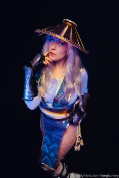 Meg-Turney-as-Lord-Raiden-Nudes-Leaked-39.jpg