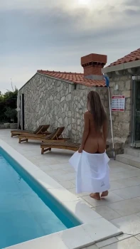 Rachel-Cook-Nude-Pool-Shoot-Patreon-Video-Leaked-6