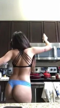 Mia-Khalifa-Naked-Kitchen-Strip-Onlyfans-Video-Leaked-10