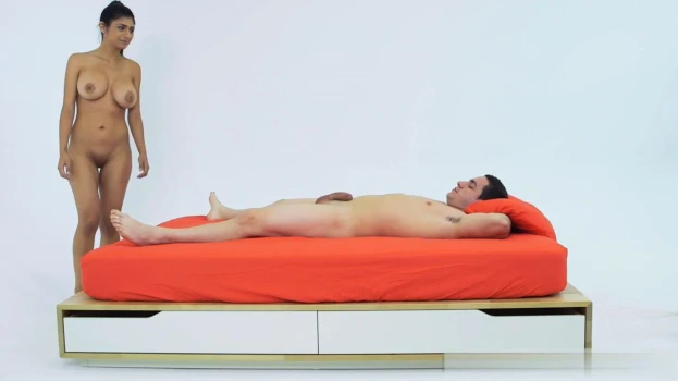 Mia-Khalifa-Nude-Jerk-Off-Handjob-Video-Leaked-1