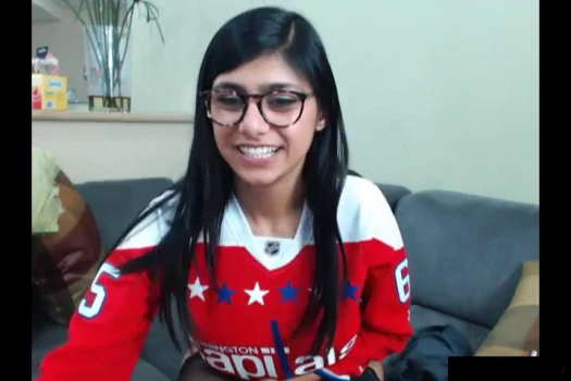 Mia-Khalifa-Nude-Masturbating-Porn-Video-Leaked-8