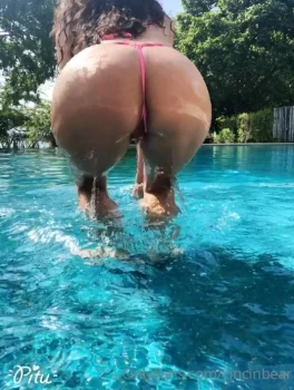 CinCinBear-OnlyFans-Pool-Twerking-Video-Leaked-1