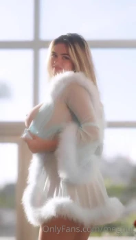 Megan-Nutt-Nude-Topless-Lingerie-Tease-Video-Leaked-3