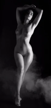 Sophies-Stage-Sensual-YouTuber-Nude-Patreon-Photos-16(1)