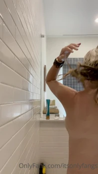 Fangs-Onlyfans-Nude-Shower-Video-Leaked-3