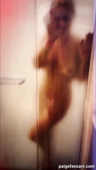 Paige-VanZant-Quick-Shower-Nude-Voyeur-Video-Leaked-1