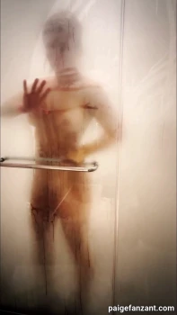 Paige-VanZant-Quick-Shower-Nude-Voyeur-Video-Leaked-3