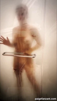 Paige-VanZant-Quick-Shower-Nude-Voyeur-Video-Leaked-5