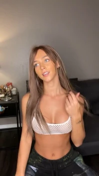 Rachel-Cook-See-Through-Fishnet-Bra-Video-Leaked-11