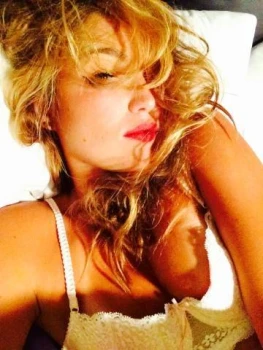 Lili-Simmons-Nude-Sex-Tape-Leaked-11(2)