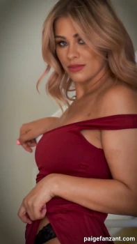 Paige-VanZant-Naked-Lingerie-Dress-Strip-Video-Leaked-2