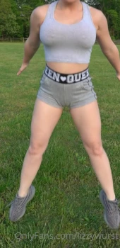 Lizzy-Wurst-Outdoor-Workout-Video-Leaked-1