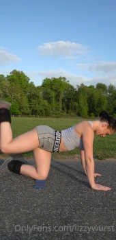 Lizzy-Wurst-Outdoor-Workout-Video-Leaked-7