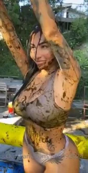 Lana-Rhoades-Lesbian-Mud-Wrestling-With-Brittanya-Razavi-Onlyfans-Video-6
