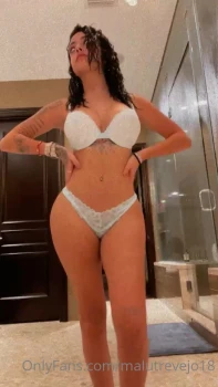 Malu-Trevejo-White-Lingerie-Dance-OnlyFans-Video-Leaked-1