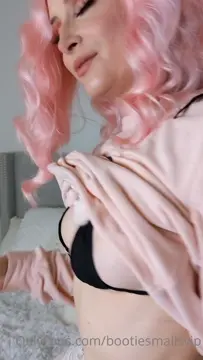 Poster: Bindi Smalls - Solo - OnlyFans