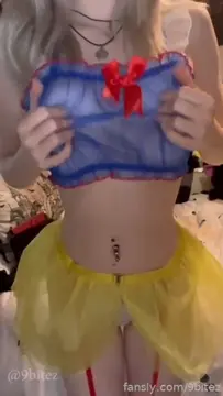 Poster: 9bitez @9bitez - Slutty Snow White Costume PPV Poster: 9bitez @9bitez - Slutty Snow White Costume PPV