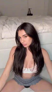 Poster: Kiera Suzanne (kierasuz) - Solo - OnlyFans