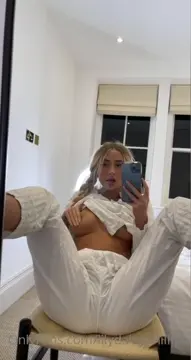 Poster: Lillian Phillips - Squirting - OnlyFans
