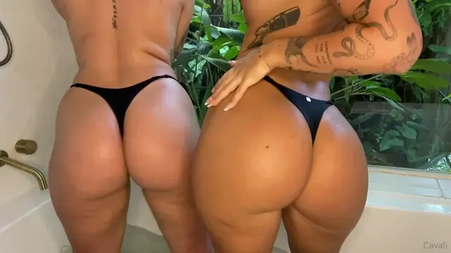 Poster: Holly Brougham, Cavali - Ass - OnlyFans