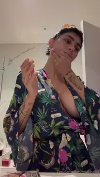 Poster: Mia Khalifa - Old Live - OnlyFans Poster: Mia Khalifa - Old Live - OnlyFans